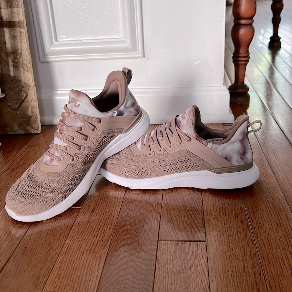 APL TechLoom Tracer!  Women’s size 7– Excellent workout shoe or for everyday